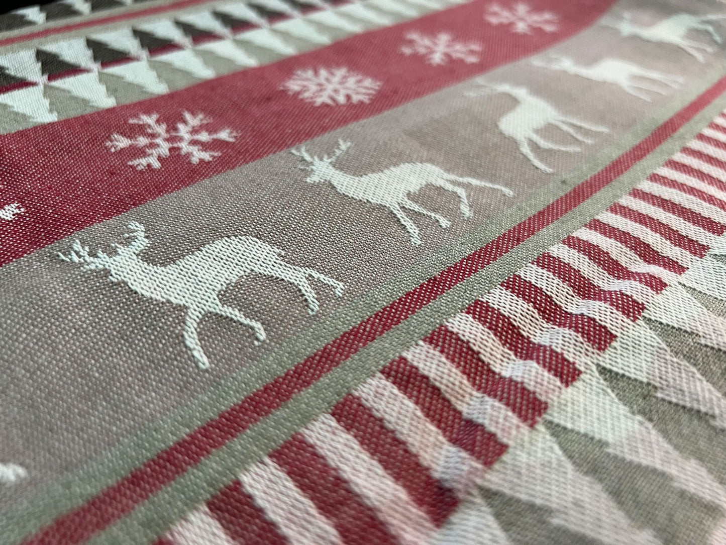 Tischläufer "X-Mas rot, grün, natur" von Mökki