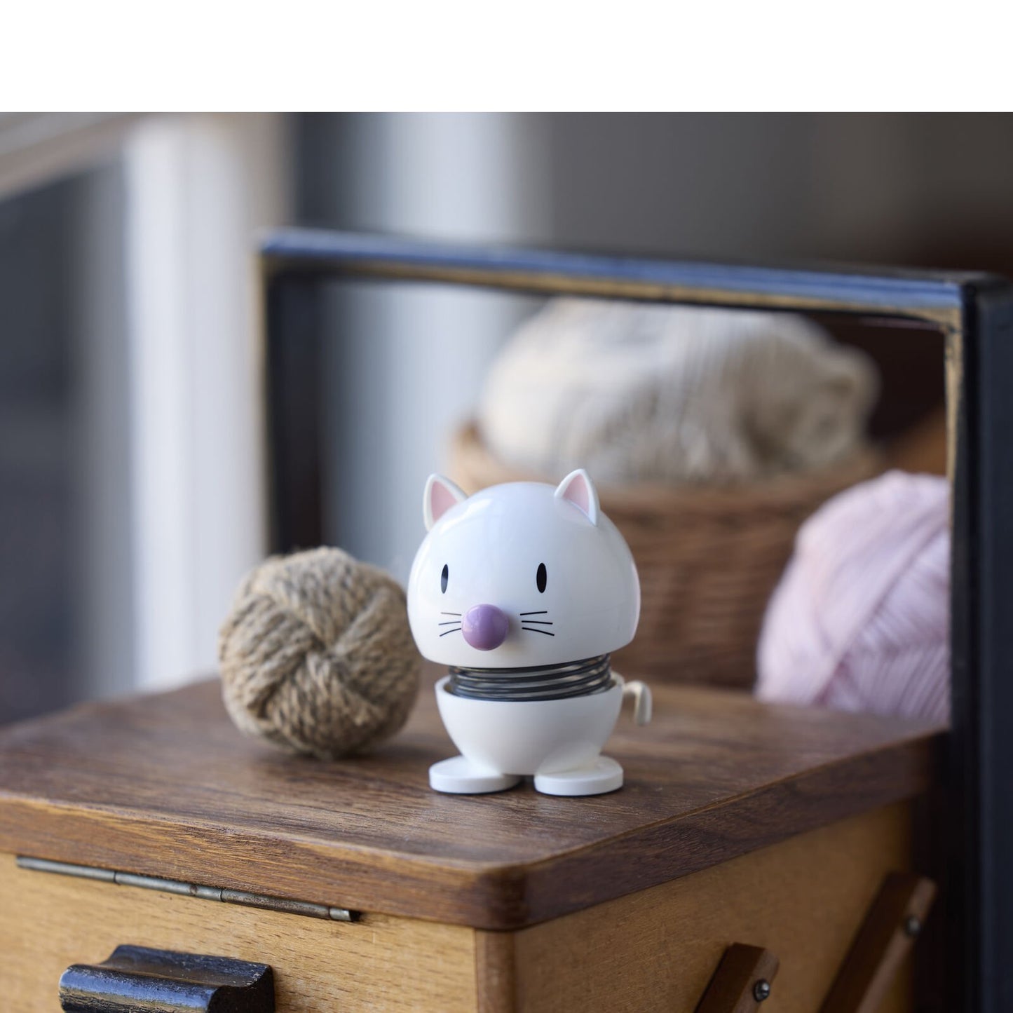 Hoptimist "Cat, white" von Hoptimist